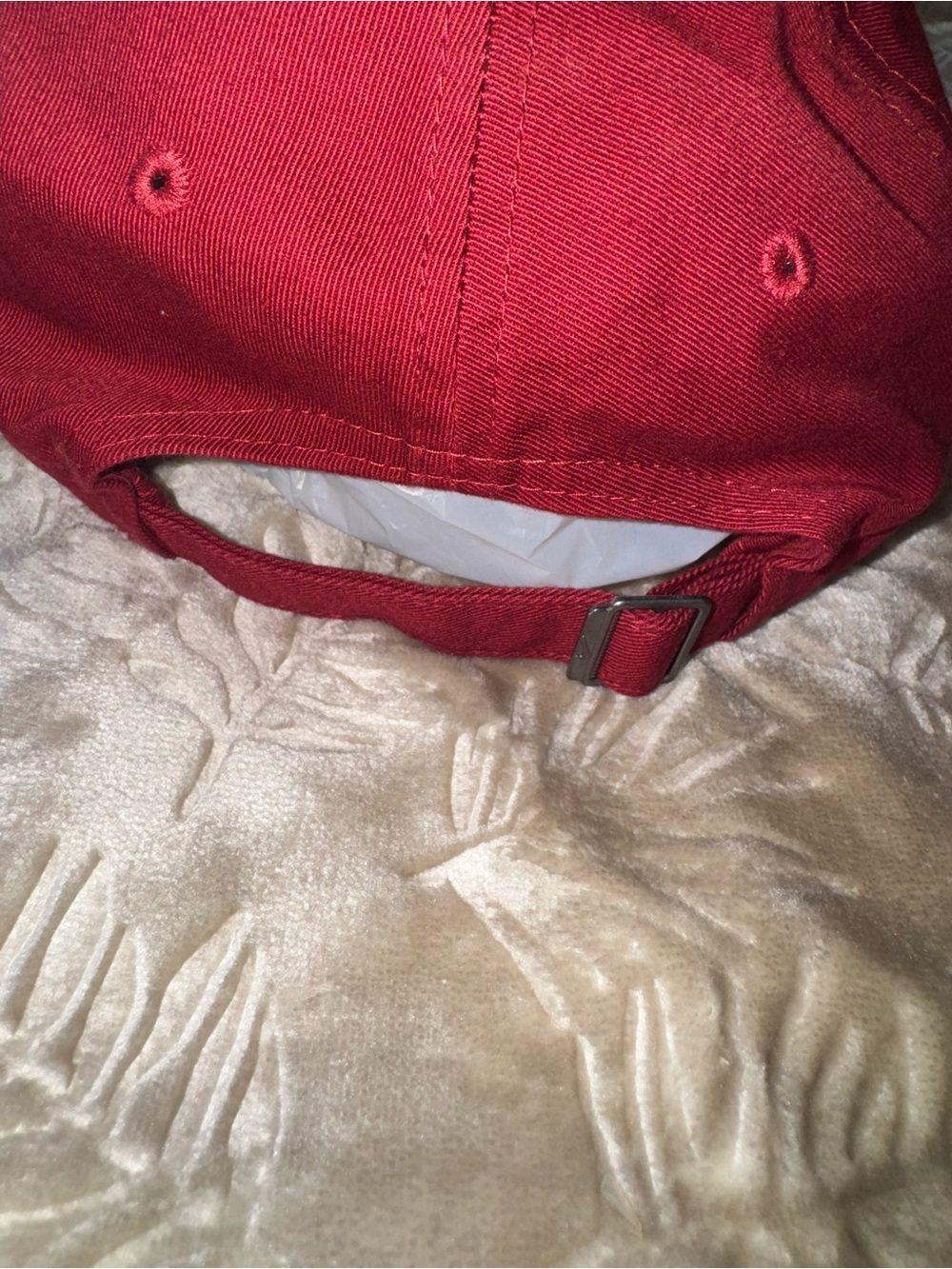 Nike Red Baseball Cap with White 'E' Patch and Swoosh - Picture 3 of 4